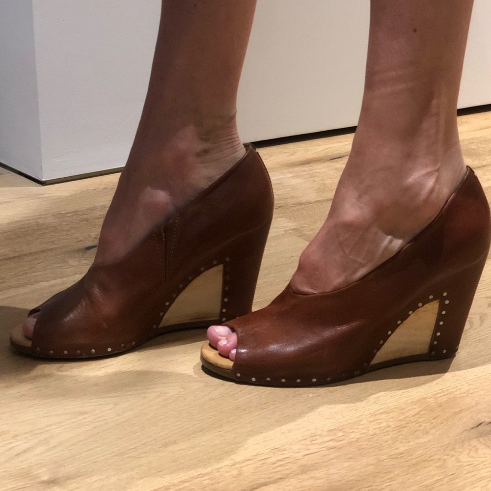Maison Margiela Camel Leather Wedge - Size 8